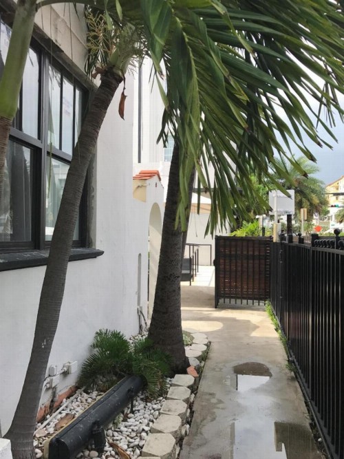 South Beach Plaza Villas - image 10