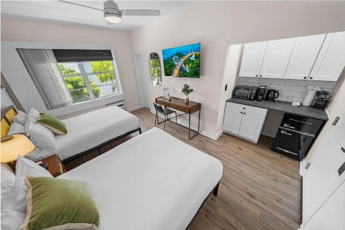 Greenview Hotel - image 36