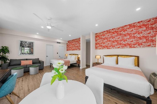 Greenview Hotel - image 41