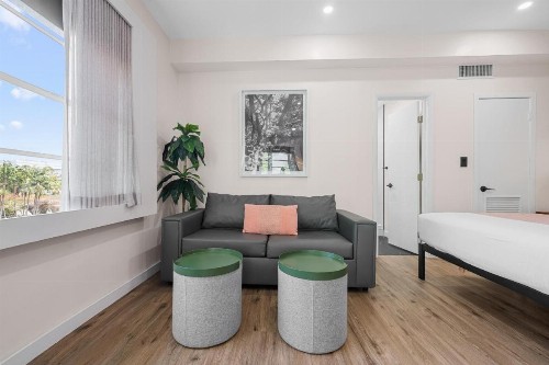 Greenview Hotel - image 44