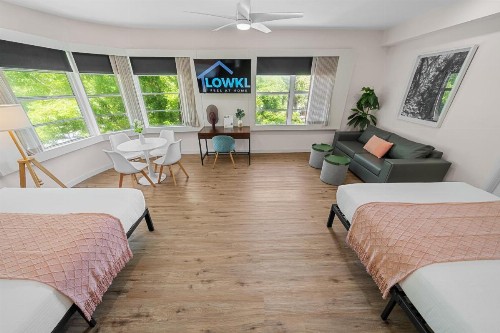Greenview Hotel - image 46