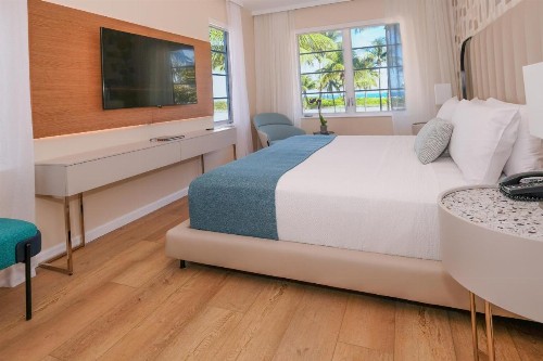 Avalon Hotel - image 12