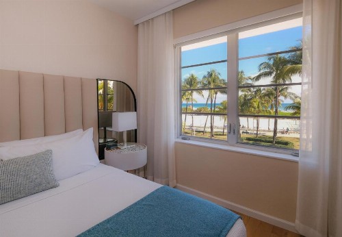 Avalon Hotel - image 16