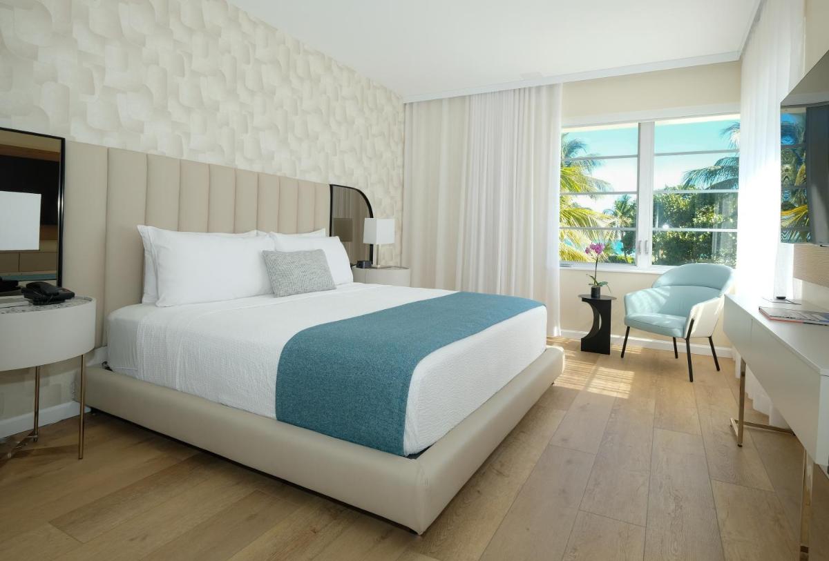 Avalon Hotel - image 2