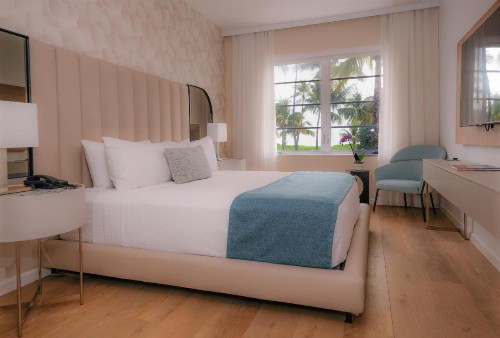 Avalon Hotel - image 45