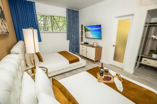 Catalina Hotel & Beach Club - image 24