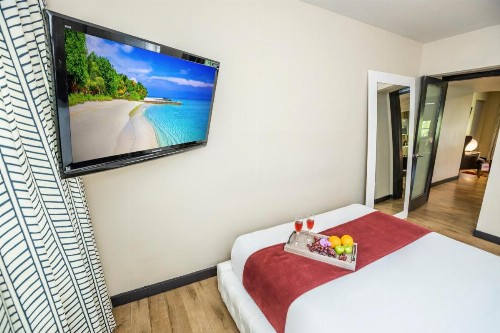 Metropole Suites South Beach - image 5