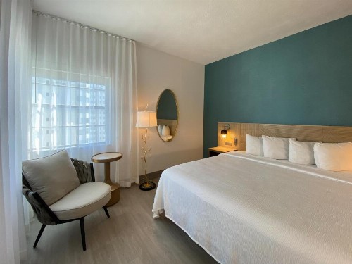 Marseilles Beachfront Hotel - image 17