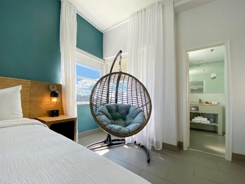 Marseilles Beachfront Hotel - image 40