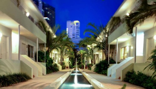 Dorchester Hotel & Suites - image 11