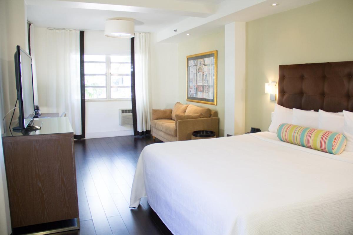 Dorchester Hotel & Suites - image 6