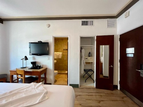 Majestic Hotel South Beach - image 42