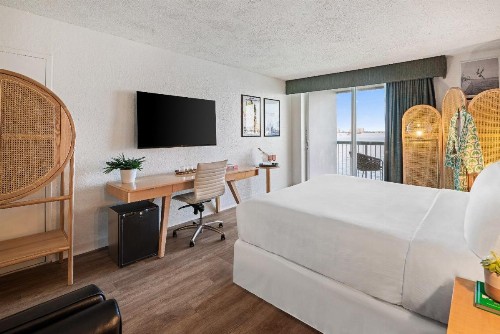 Best Western On The Bay Inn & Marina - image 32