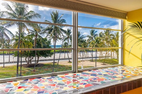 Pelican Hotel - image 33