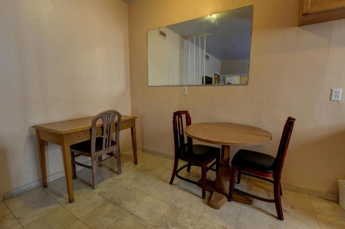 Geneva Hotel - image 11