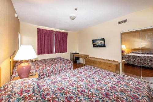 Geneva Hotel - image 13
