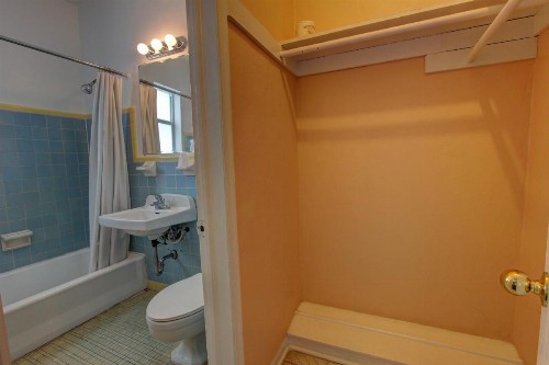 Geneva Hotel - image 7