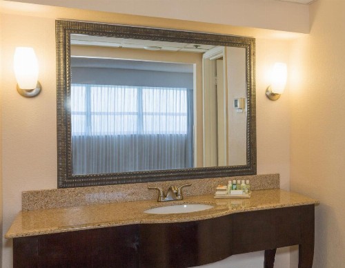 Holiday Inn Miami Beach-Oceanfront an IHG Hotel - image 36
