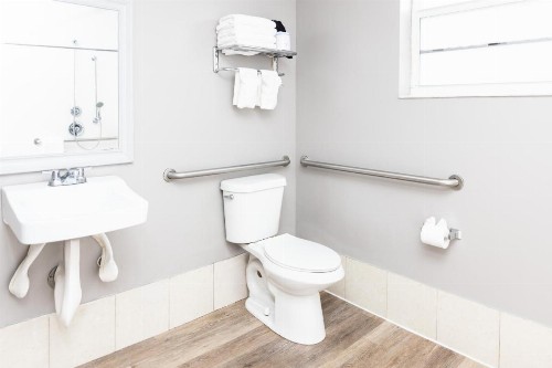 Ocean Reef Suites - image 14