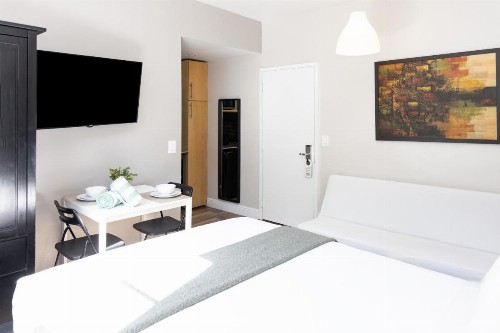 Ocean Reef Suites - image 16