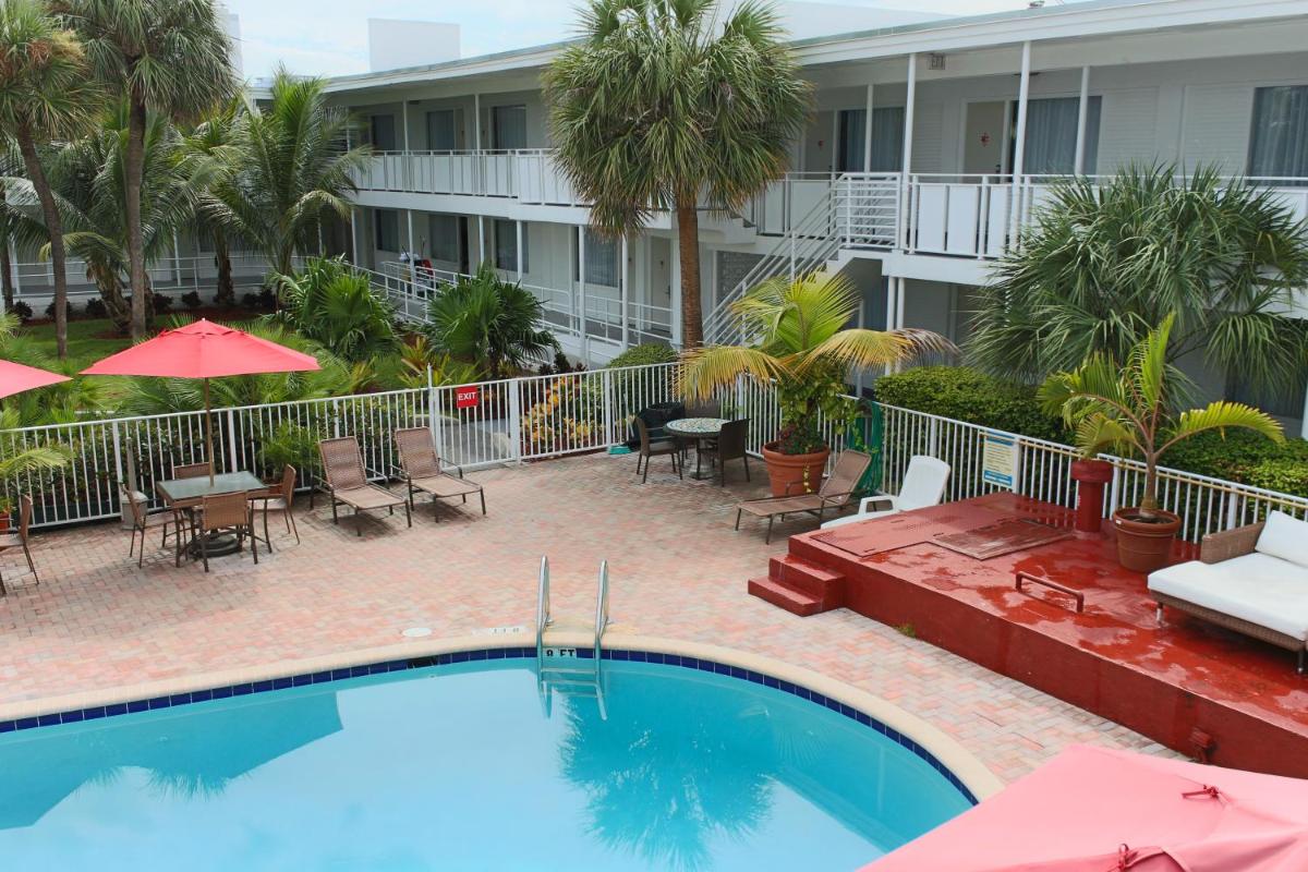 Collins Hotel - image 5