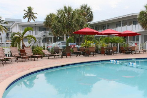 Collins Hotel - image 6