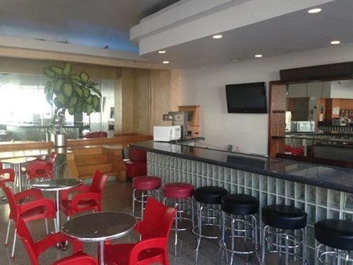 Collins Avenue Hostel - image 11