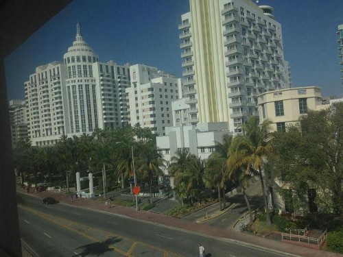 Collins Avenue Hostel - image 14