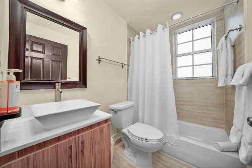 Tradewinds Apartment Hotel Miami Beach - image 17