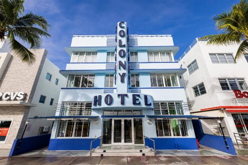Colony Hotel - image 4