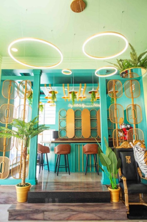 Colony Hotel - image 7