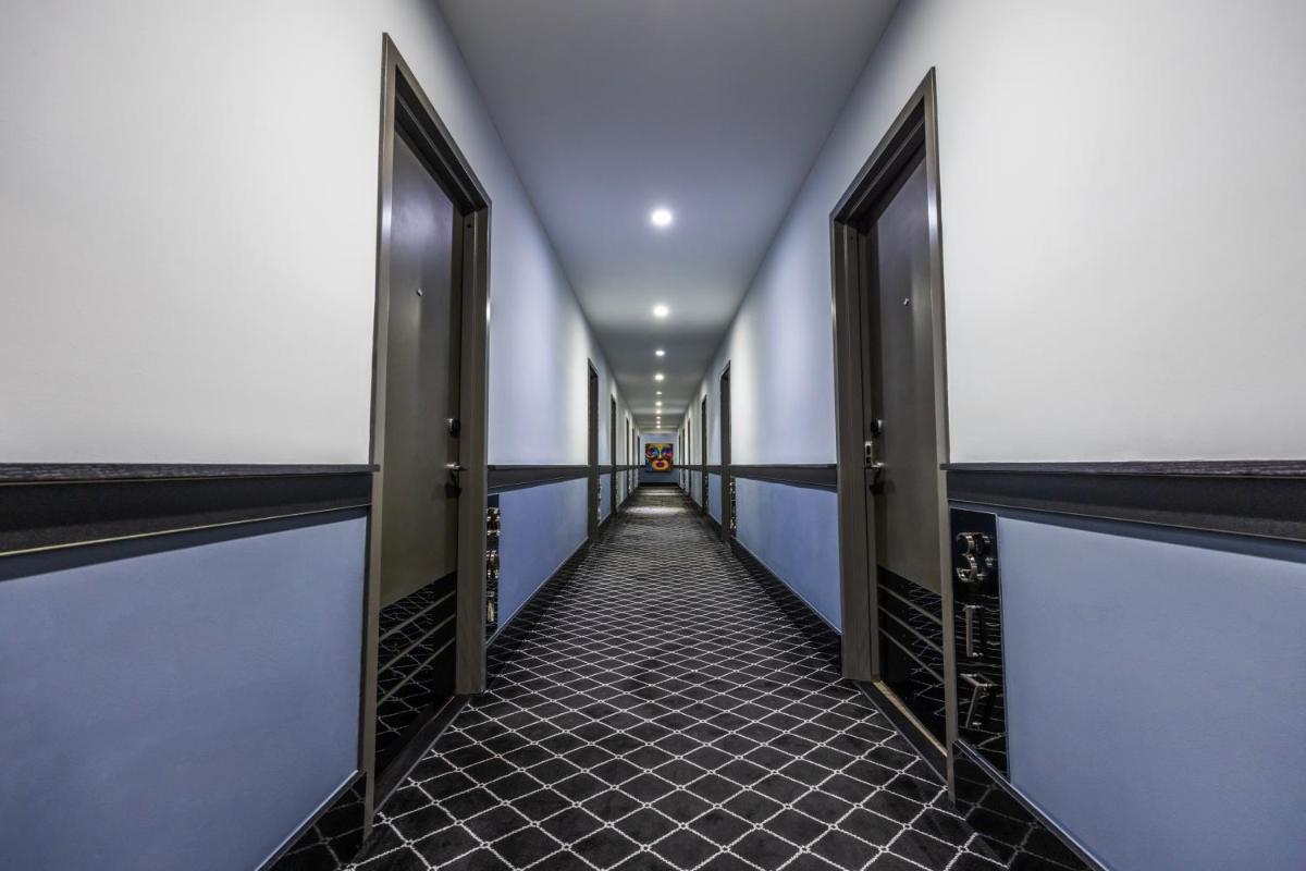Kent Hotel - image 2