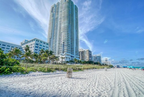 Deluxe Private Studios at the Casablanca - image 9