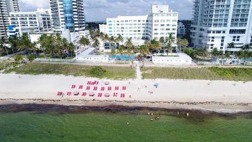 Deluxe Private Studios at the Casablanca - image 5