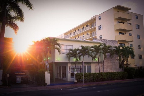 Suites on South Beach - image 1