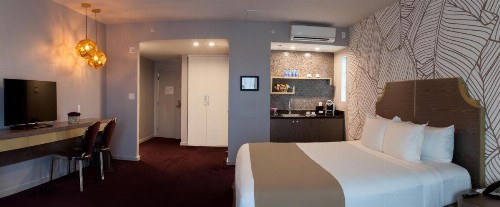 L Hotel - image 4