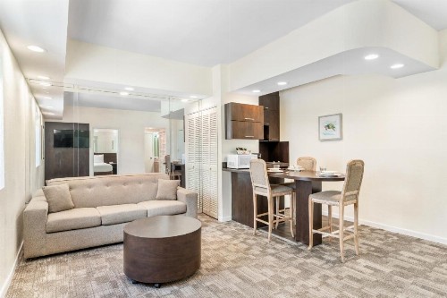 Crystal Beach Suites Oceanfront Hotel - image 22