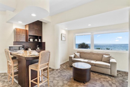 Crystal Beach Suites Oceanfront Hotel - image 24