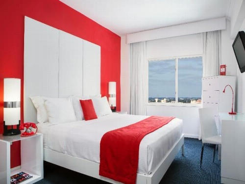 Red South Beach Hotel - image 11