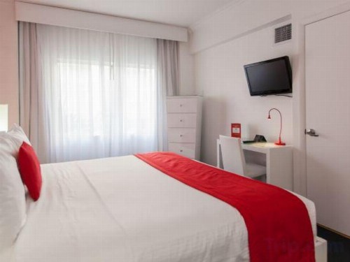 Red South Beach Hotel - image 14