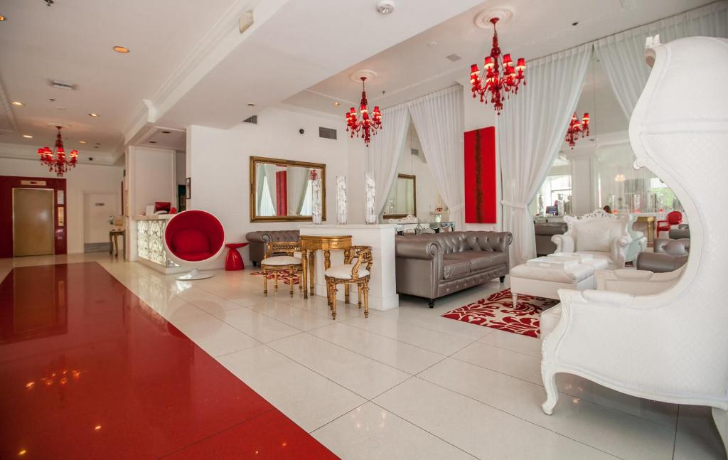 Red South Beach Hotel - image 2