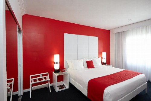 Red South Beach Hotel - image 9