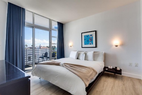 Congress Suites at the Strand - image 9