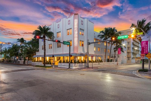 South Beach Plaza Hotel - image 16