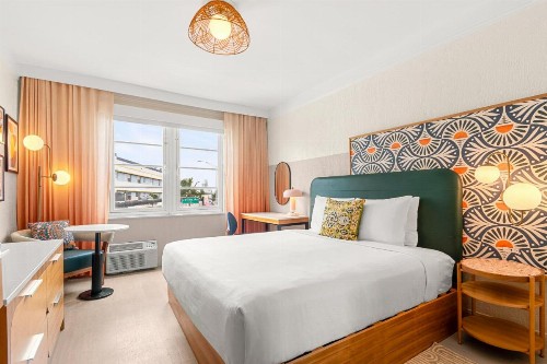 South Beach Plaza Hotel - image 28