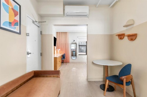 South Beach Plaza Hotel - image 32