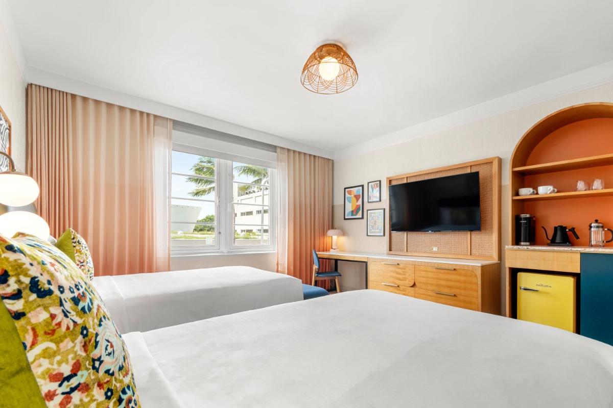 South Beach Plaza Hotel - image 7