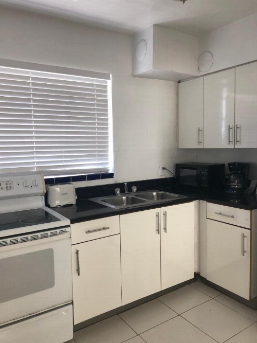 Beach Place Hotel - image 18