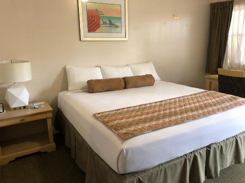 Beach Place Hotel - image 20
