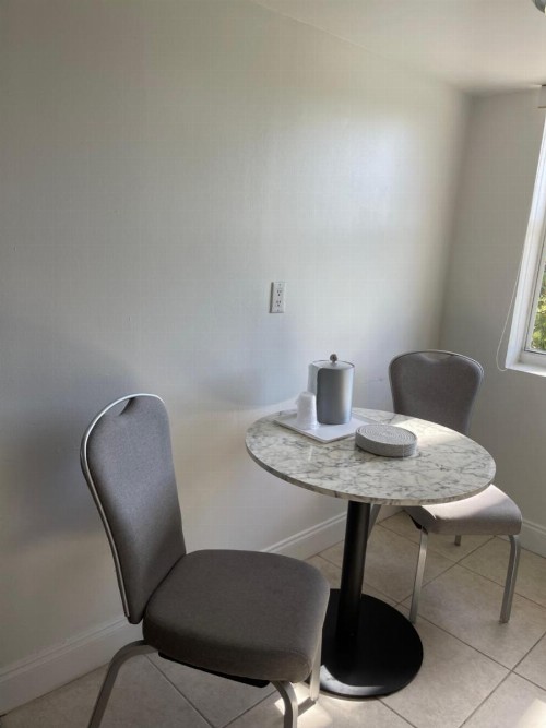 Beach Place Hotel - image 3